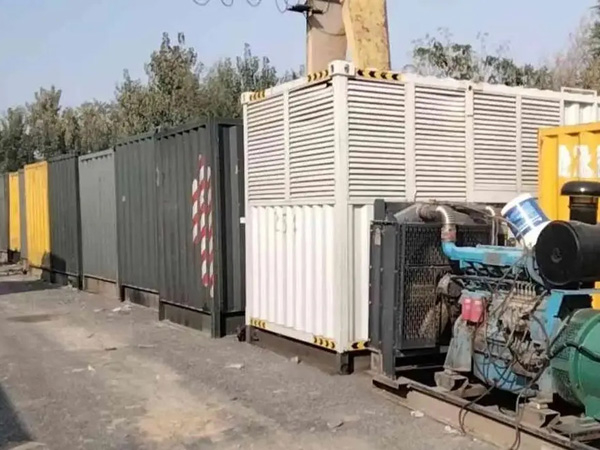 吐鲁番200KW柴油发电机机组每小时油耗是多少?
